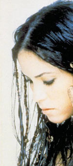 SPAIN: Neither Conchita, nor Femme Fatale 