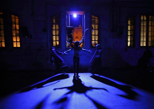 Bringing the White Sea (Baħar Abjad) to Theatre