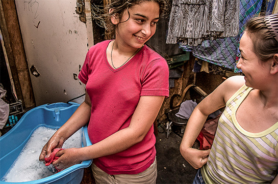 //Photo by Yann Merlin, from the photo-reportage in Samaritain in 2013.