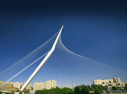 Calatrava inaugure son «Pont des Cordes»