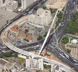 Calatrava inaugure son «Pont des Cordes»