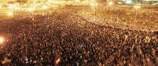 Une nuit de vigilance au Caire assiégé par l’armée et les pillards