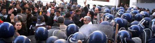 Une marche de l’opposition réprimée à Alger. Le pouvoir algérien égal à lui-même