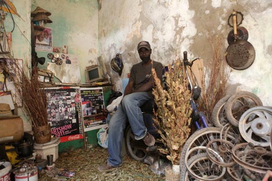 //Meïssa Fall, sculpteur