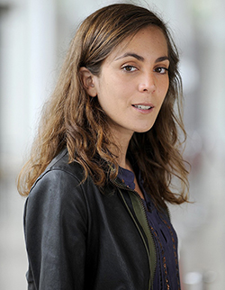 //Hind Meddeb (© Christophe Abramowitz – France Info)