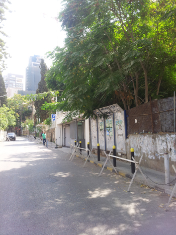 //Entrée du campus rue Huvelin