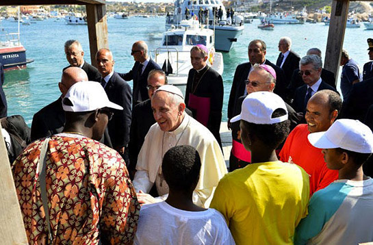 //Juillet 2013. Le pape François à Lampedusa