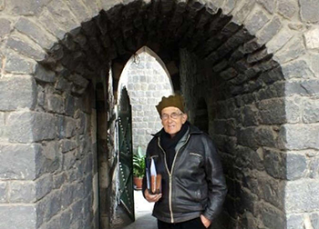 //Père Francis Van der Locht