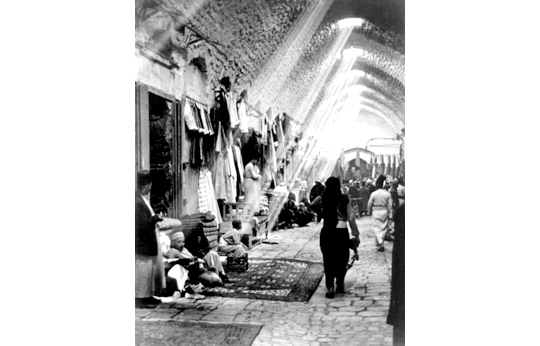 //Photo historique du souk d'Alep