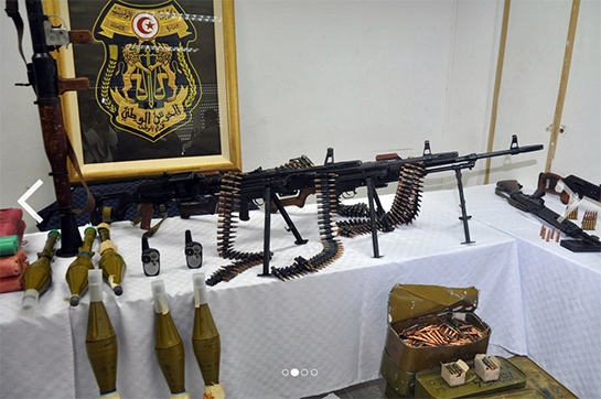 //En 2013 et 2014 il y a eu une saisie, par les forces de l’ordre et les unités de l’armée, d’une grande quantité d’armes et d’explosifs. Crédit image : Inkyfada. 