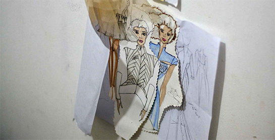 //Quelques petits croquis, colorés et travaillés, servent à la collection de prêt-à-porter haute couture de Cléo. 