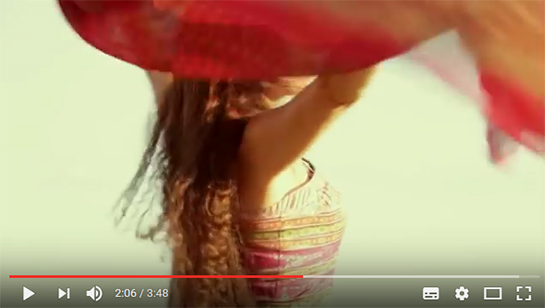 //Christina Rosmini "Dans Les Bras D'Amma" - Clip Officiel