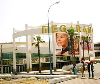 La scomparsa dei cinema marocchini: perché nessuno va più al cinema?