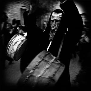 Follia, calma e voluttà: il carnevale e il Mediterraneo