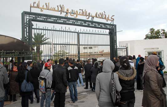 Alla Manouba (Tunisia), 12mila studenti nelle mani dei salafiti