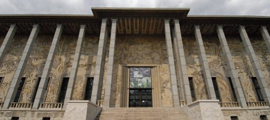 //Palais de la Porte Dorée