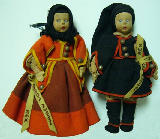 //Coppia di bambole sarde Lenci, souvenir della crociera “MAIDEN VOYAGE 1932 X REX”. Collezione e foto Gavina Ciusa 