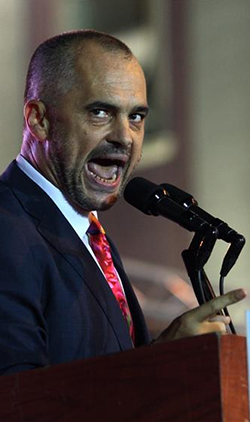 //Il presidente Edi Rama