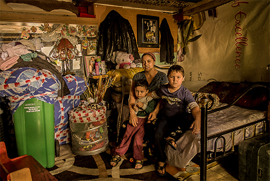 //Foto di Yann Merlin, Samaritain, 2013.