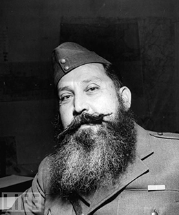 //Generale Napoleon Zervas