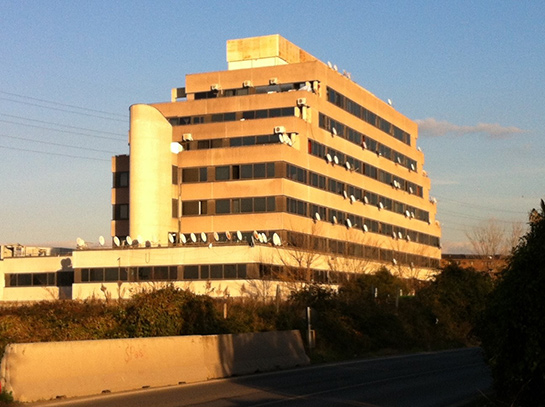 //Roma. “Natnet”, lo stabile occupato di Via Collatina. (Foto di F.Araco)
