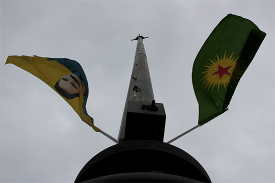 //Sit in della comunità kurda di Roma per la campagna di raccolta firme “Libertà per Abdullah Ocalan”, (ottobre 2012). - Foto di Federica Araco, TdM photos.