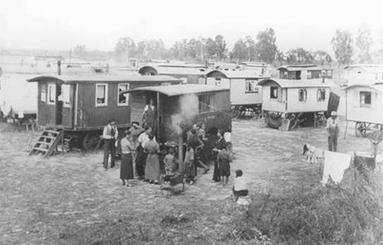 //Marzahan, il primo campo di internamento per rom del Terzo Reich.