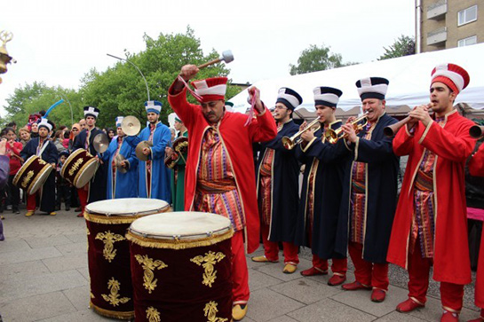 //Una banda ottomana "mehter"