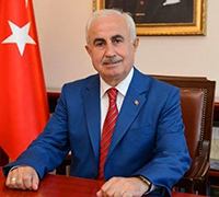 //Il governatore Dursun Ali Şahin