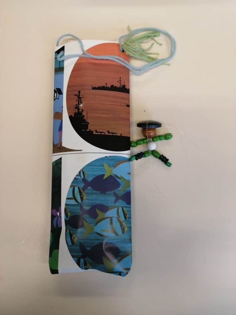 Atelier sac en papier bonhomme en perle enfant réemploi recyclerie au bonheur des bennes 44 saint-Nazaire
