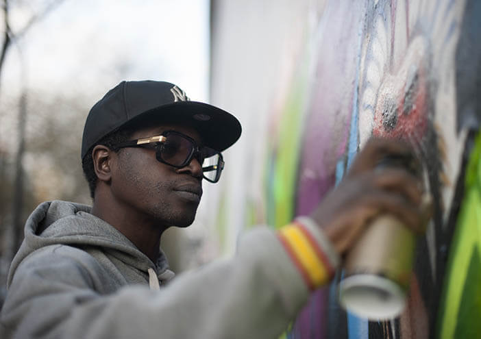 ERNESTO NOVO IS PAINTING BATSH | Star Wax Magazine