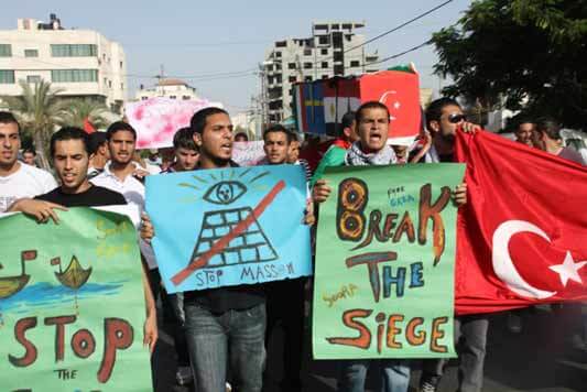 Palestinian youth organize mock funeral for flotilla martyrs | Babelmed