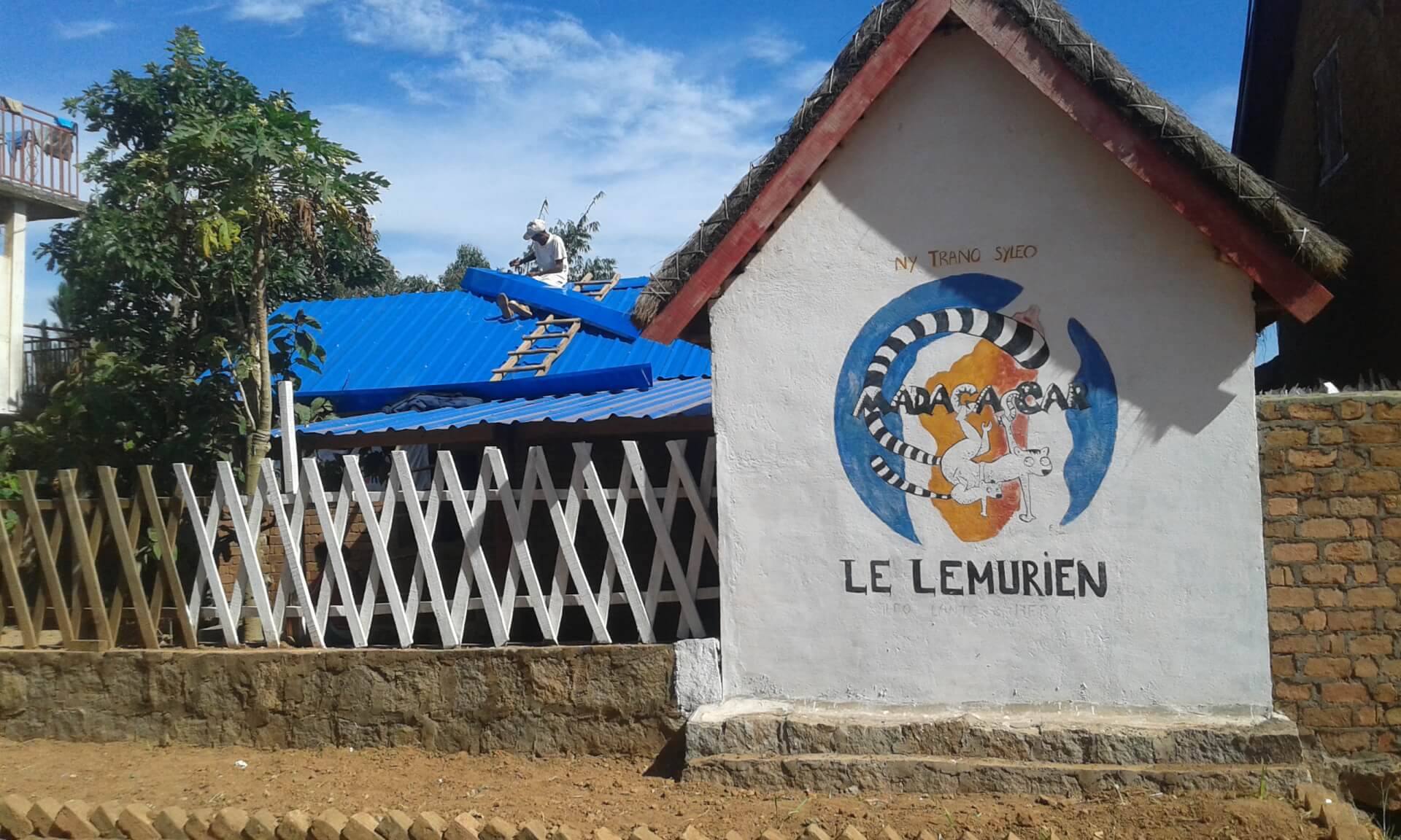 Construction de la MJC (Maison des Jeunes Citoyens) | Le Lémurien - Maison de Madagascar