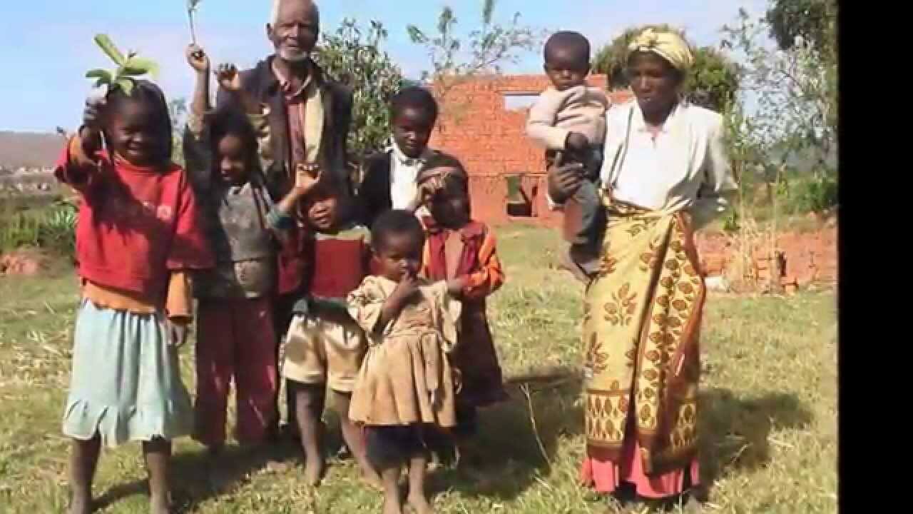 Association Le Lémurien Madagascar : REGARDS | Le Lémurien - Maison de Madagascar