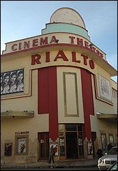 لعنة الإغلاق تطارد دور السينما بالمغرب | Babelmed