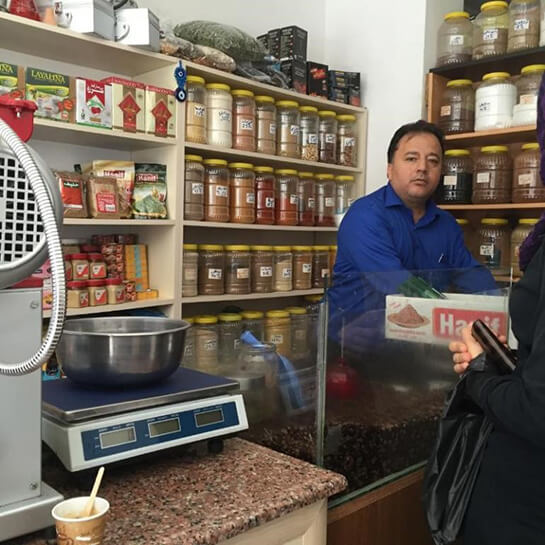 A Istanbul, les réfugiés syriens organisent un monde parallèle | Babelmed