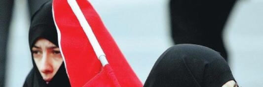 “Rosso variopinto” per le donne turche | Babelmed