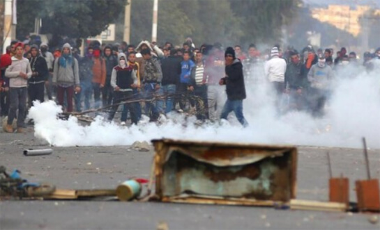 La Tunisia scossa da nuove rivolte | Babelmed