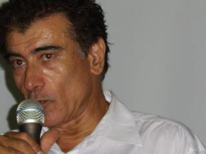 Farid Adly: Gheddafi esca di scena | Babelmed