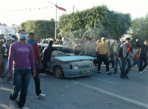 Révoltes sociales en Algérie et en Tunisie: similitudes et différences | Babelmed