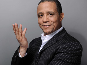 Yasmina Khadra ou la campagne électorale inachevée. Entretien | Babelmed