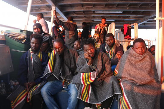 À bord du "Phoenix" pour une expédition de sauvetage réussie en Méditerranée | Babelmed