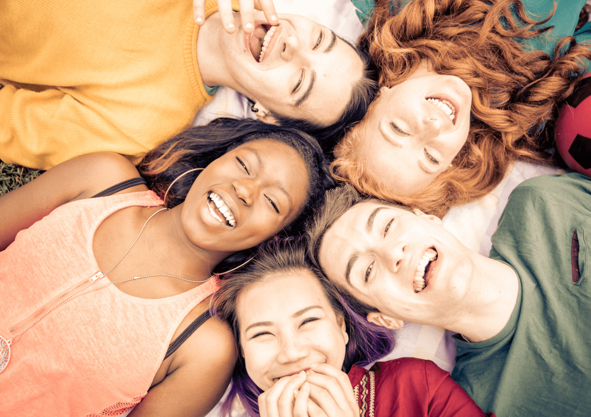 Les bienfaits du rire : un élixir de bien-être pour le corps et l'esprit ! | Le Trac