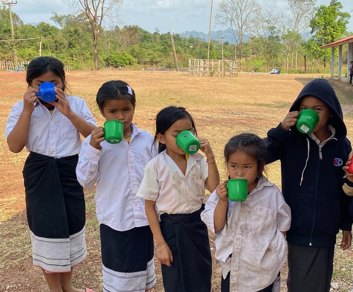 Laos - De l’eau potable dans nos écoles | Sourires d'Enfants