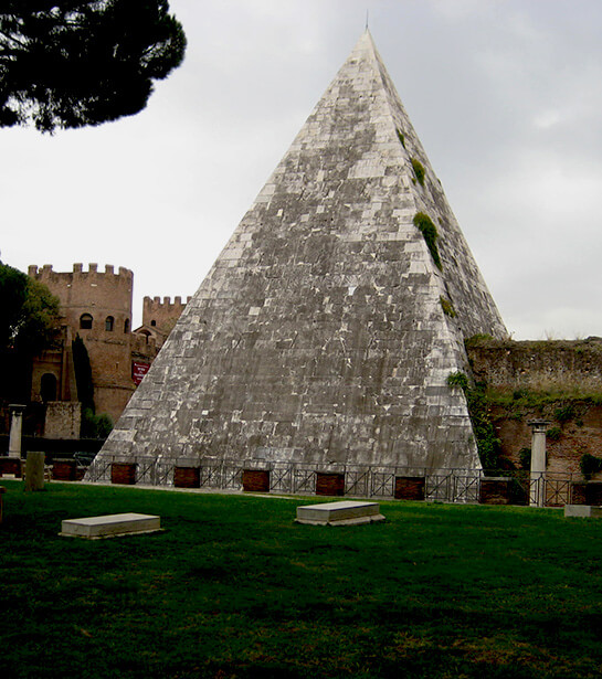 La Piramide | Babelmed