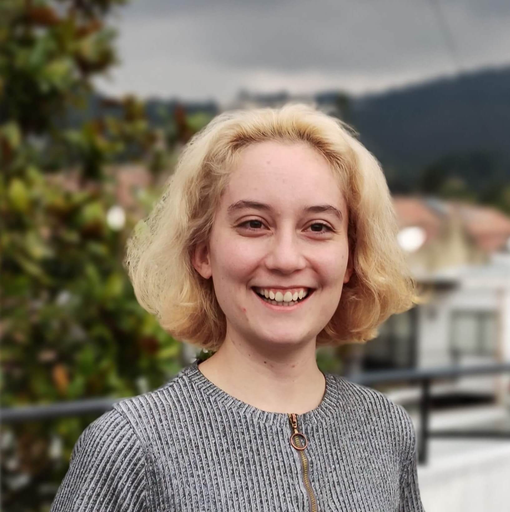 Isabella Camargo | Forus