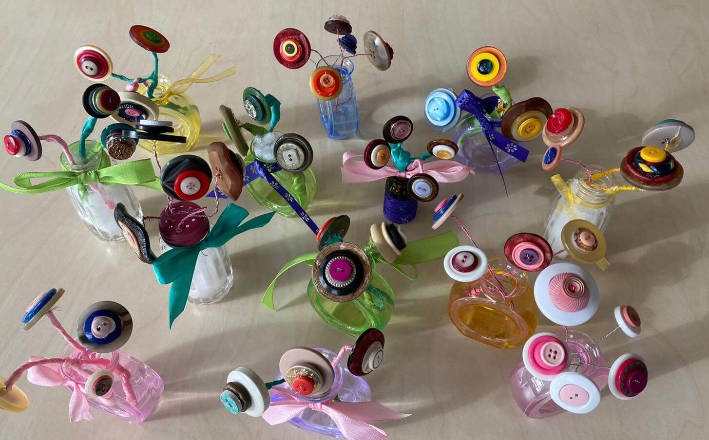 bouquet de fleurs en boutons | Au Bonheur des Bennes - recyclerie de l'estuaire