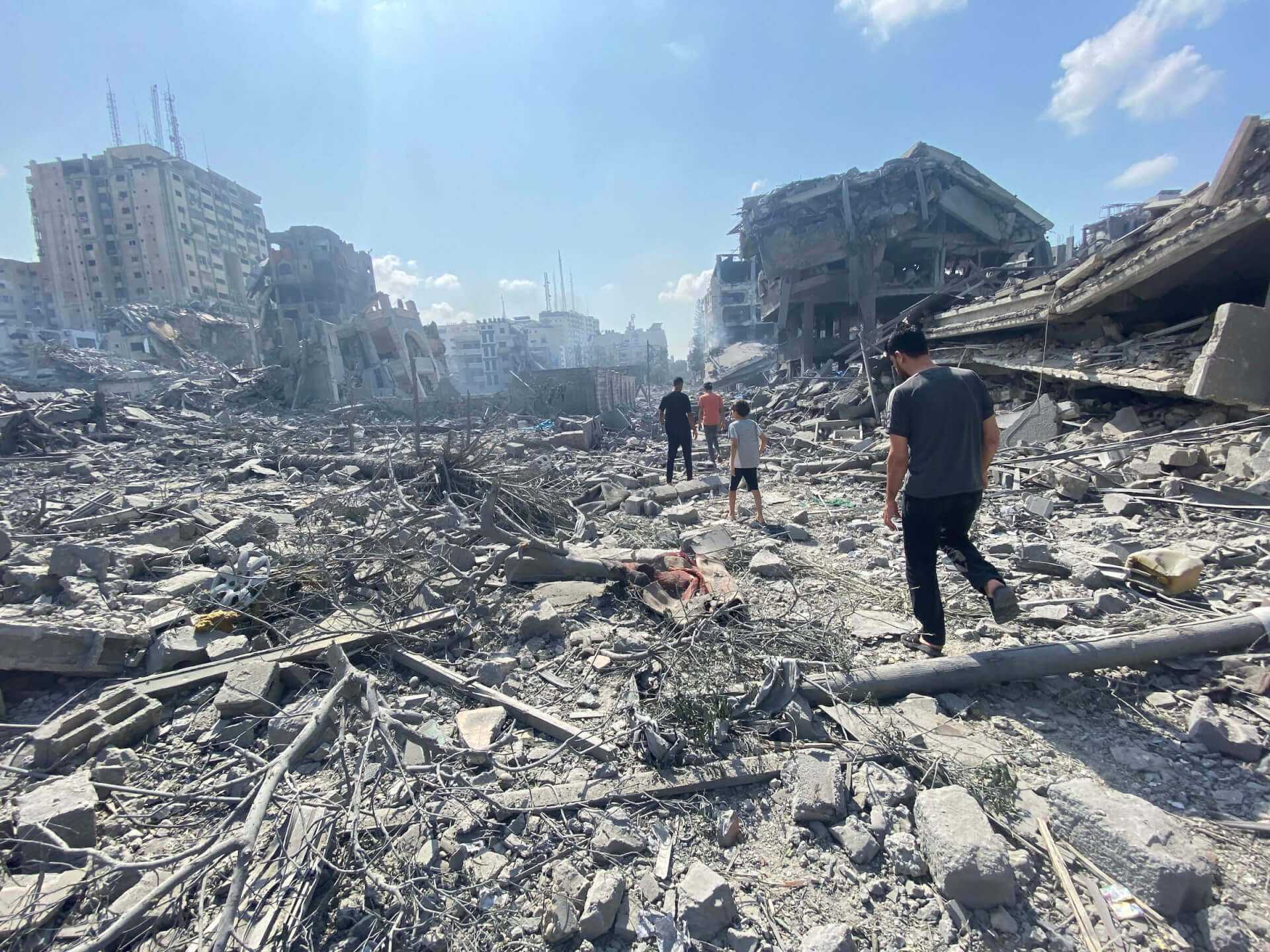 Ne cessez pas le feu | Babelmed