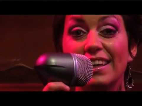 3 cafés s'il vous plaît - Nazareth Agopian (2007) | La Réplique