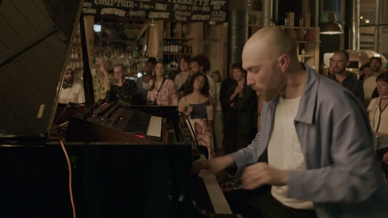 Photons - La vie part. III (extract live at La Petite Halle in Paris)